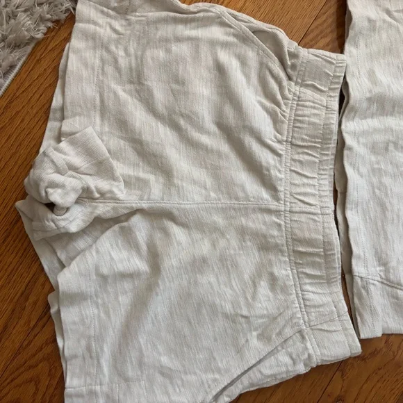 Universal Thread Light Cream Slub Knit Short Sleeve Tee - Picture 2 of 6